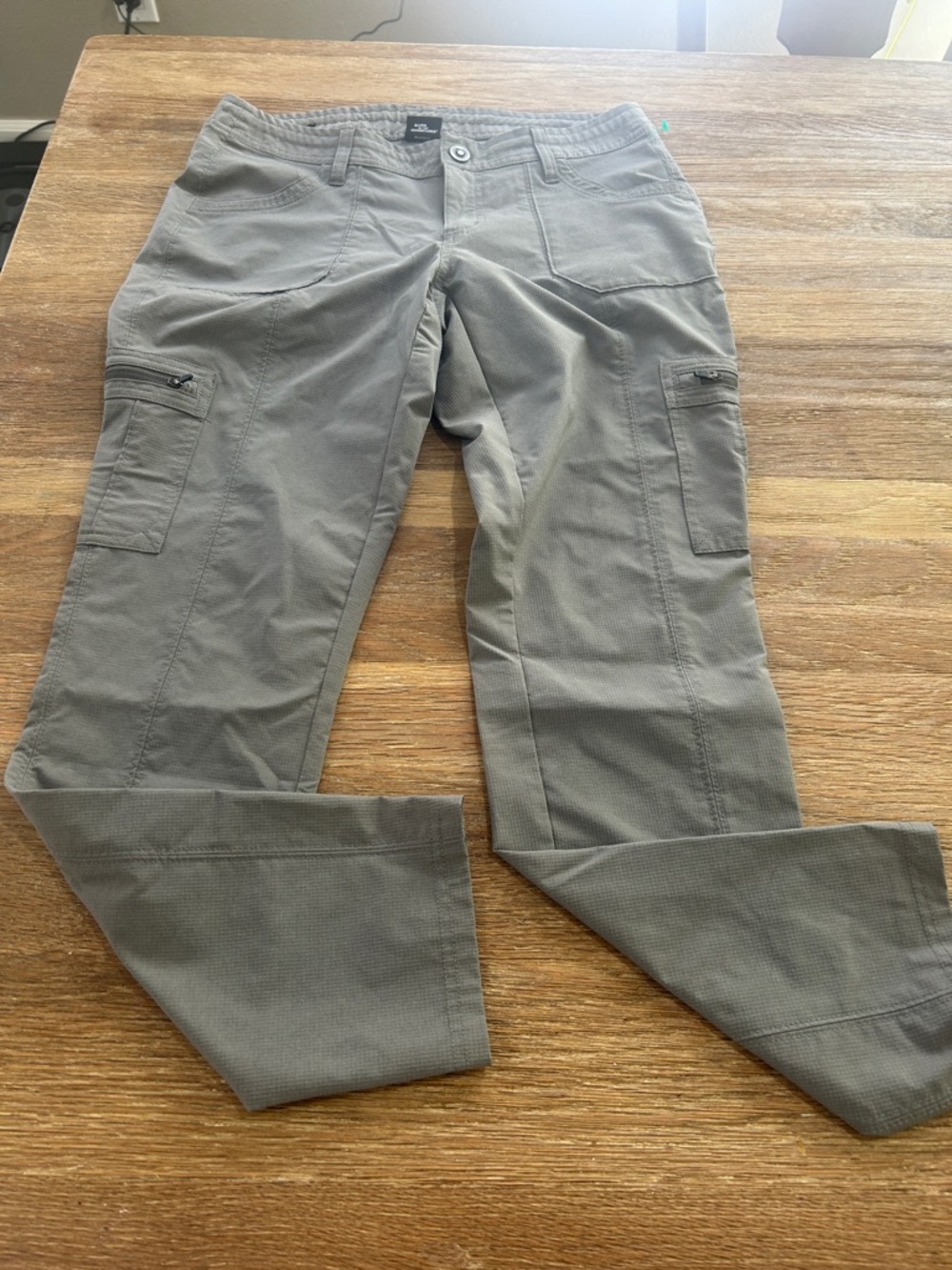 Kuhl Cargo Pants in Light Gray 8 short